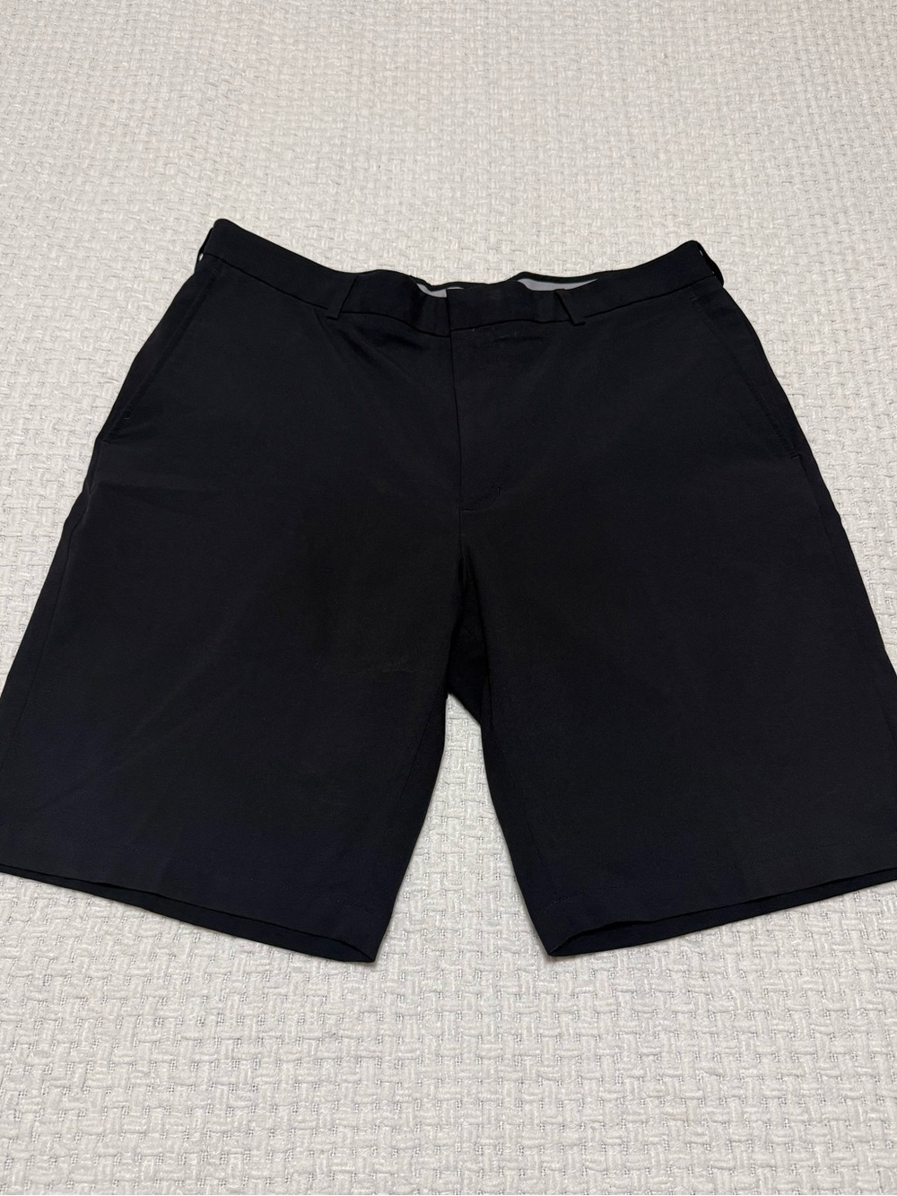 Walter Hagen black  Performance traditional perforated 10” golf shorts- 36".